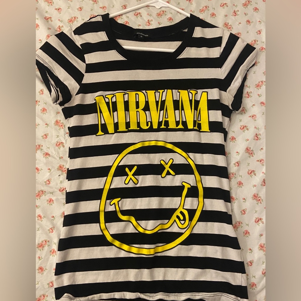 Nirvana short sleeved tee 🍃
